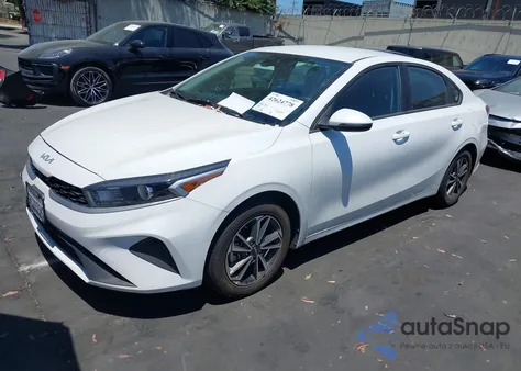 2023 Kia Forte Lxs z USA, uszkodzony, nr VIN 3KPF24AD7PE579809